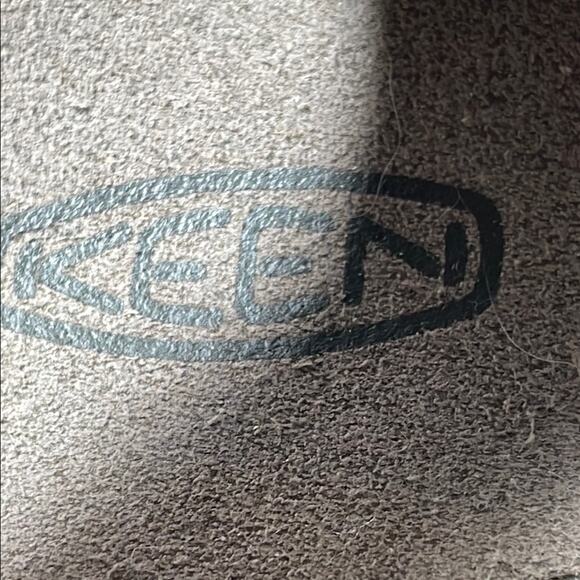 Keen unique suede leather woven design sandals. 8.5 - Picture 2 of 4